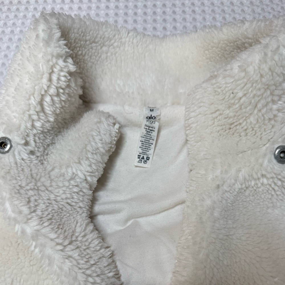 ALO Yoga Foxy Sherpa Jacket Ivory SZ Medium *missing removable hood* - Picture 3 of 9